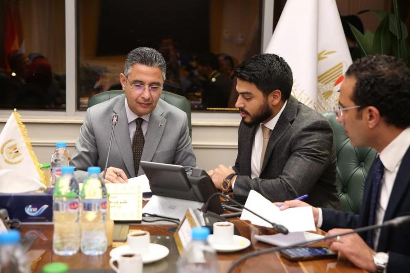 وزير التموين والتجارة الداخلية يلتقي بعدد من أعضاء مجلسي النواب والشيوخ