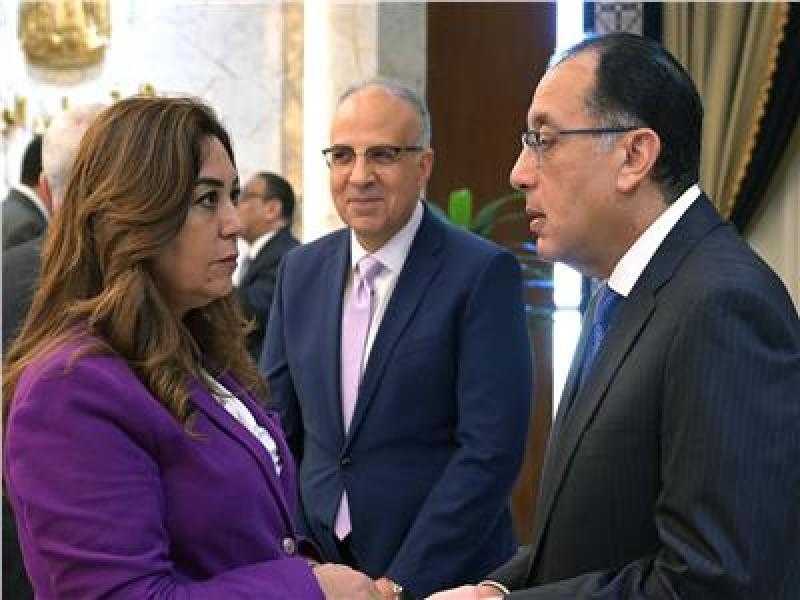 رئيس الوزراء يهنئ وزيرة التنمية المحلية لفوزها كأفضل محافظ على مستوى الدول العربية