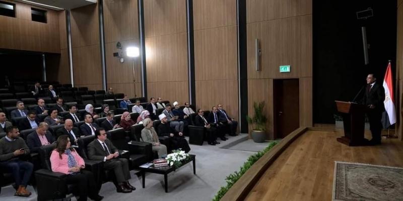 تفاصيل اجتماع رئيس الوزراء مع الصحفيين والإعلاميين
