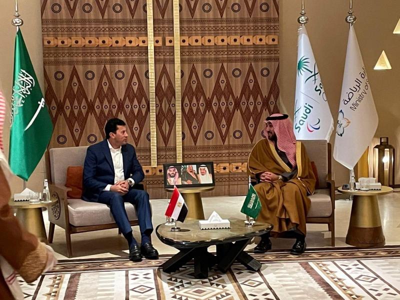 عقب وصوله العاصمة السعودية لحضور اجتماعات ”الوادا”.. وزير الرياضة يلتقي نظيره السعودي