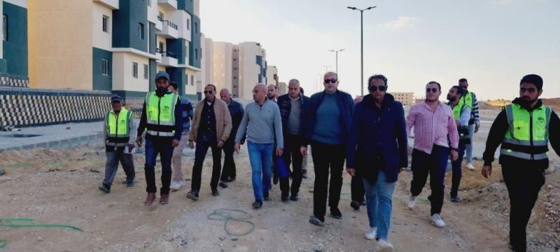 مسئولو ”الإسكان” يلتقون ممثلي الشركات المنفذة للمشروعات السكنية بمدينة بدر لمتابعة سير العمل