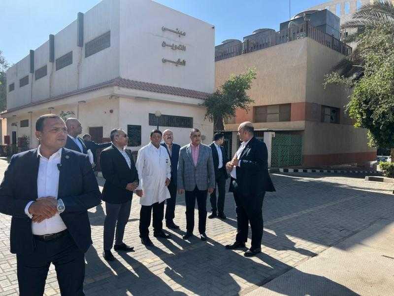 وزير الدولة للإنتاج الحربي يتفقد المركز الطبي التخصصي