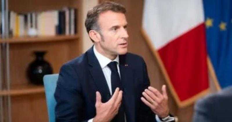 الرئيس الفرنسى يقبل استقالة الحكومة ويطلب منها الاستمرار فى تصريف الأعمال