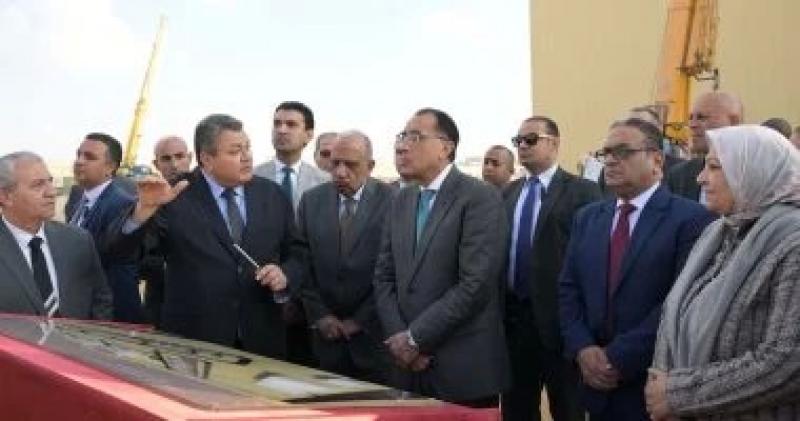 رئيس الوزراء: الرئيس السيسى حريص على متابعة ”الربط الكهربائى المصرى السعودى”