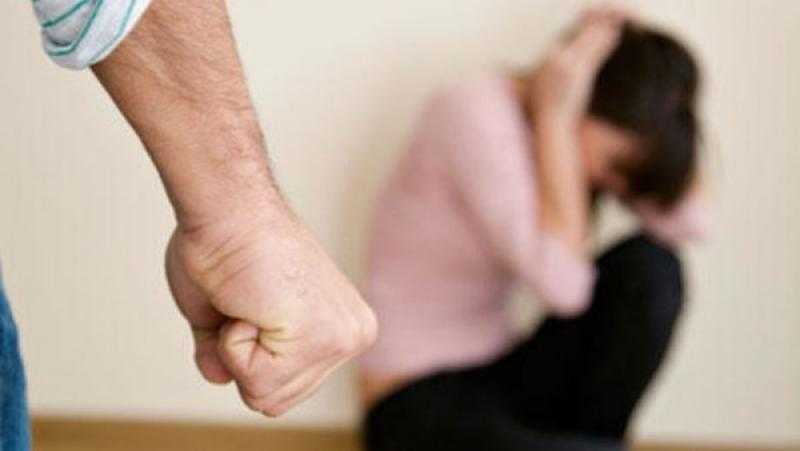 استشاري: العنف الأسري قد يكون نتيجة ضغوط نفسية وتراكمات عاطفية