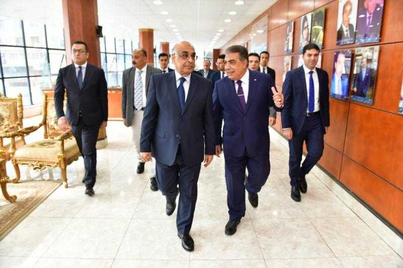 وزير العدل ومحافظ الدقهلية يفتتحان مكتب الشهر العقاري بمجمع محاكم المنصورة.. صور