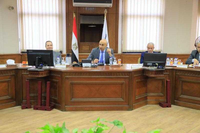 ”التعليم” تناقش خطة لتوفير العديد من قطع الأراضي لبناء مدارس