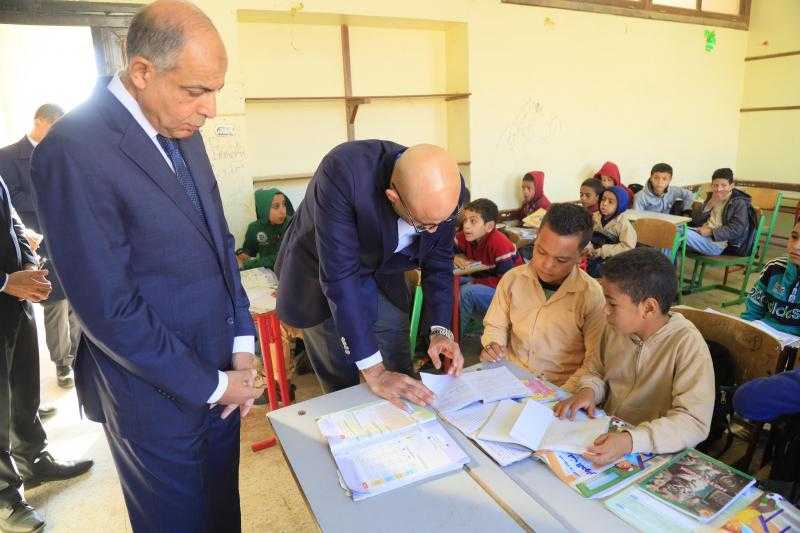 وزير التعليم يجري جولة تفقدية لعدد من المدارس بمحافظة المنيا
