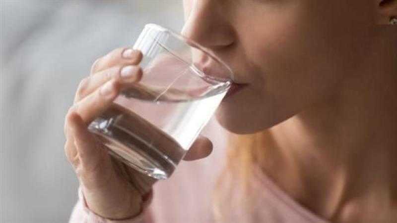قلة الماء في النظام الغذائي تهدد بتخثر الدم وتقصير العمر