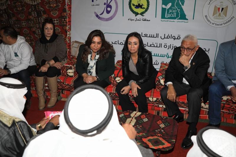 وزيرة التنمية المحلية تتفقد قافلة بيطرية وتفتتح محطة تحلية المياه بقرية ”أبو العراج” بالشيخ زويد