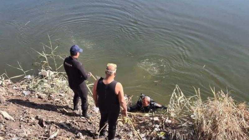 استمرار عمليات البحث عن ضحايا سقوط ميكروباص بالترعة الإبراهيمية بأسيوط