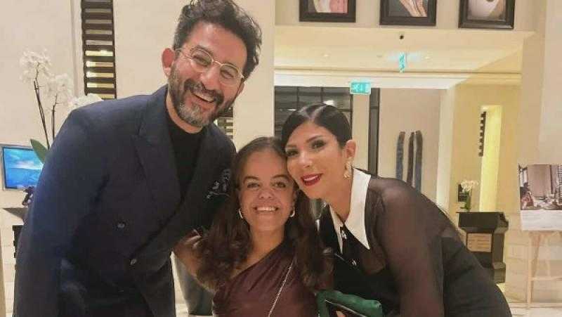 حلمي ومنى زكي يدعمان بطلة ”سنو وايت” قبل عرضه بمهرجان البحر الأحمر