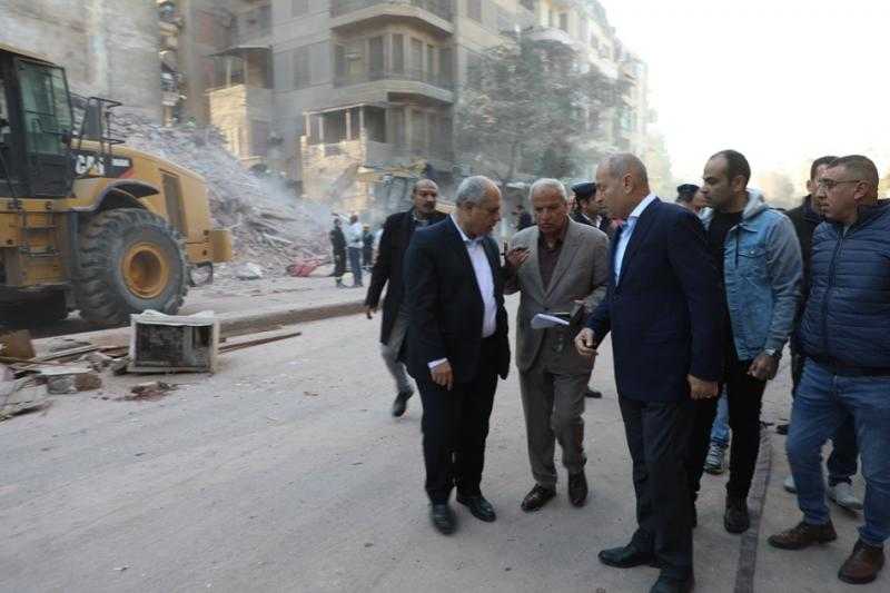 عقار العباسية المنهار.. محافظ القاهرة يشكل لجنة هندسية وإخلاء العقارات المجاورة احترازيًا