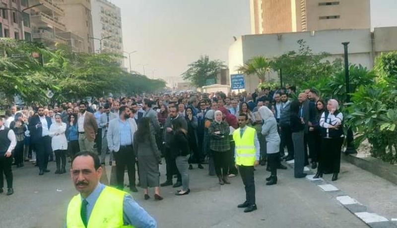 بنك القاهرة يقوم بإجراء تجربة إخلاء ناجحة للتأكد من سلامة منظومة الطوارئ «صور»