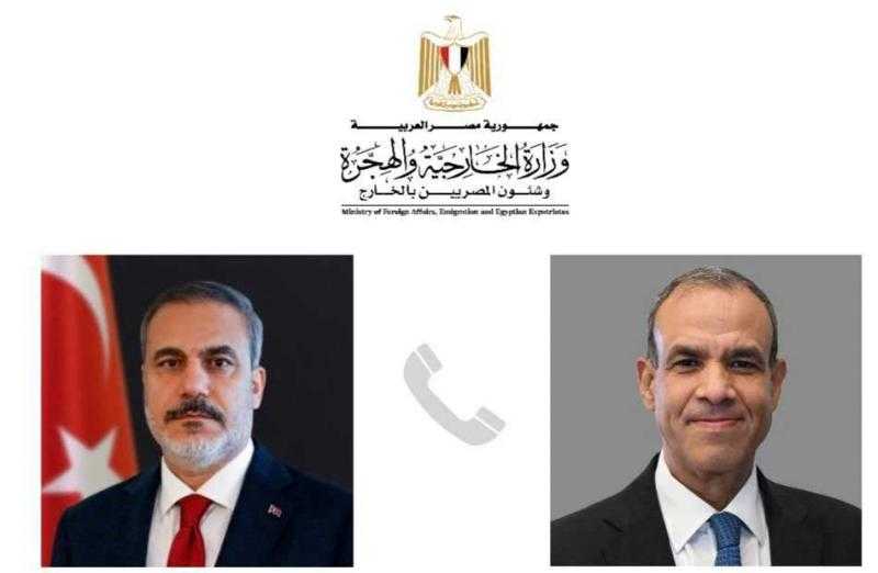 وزيرا خارجية مصر وتركيا يتفقان على تبني عملية سياسية لإعادة الاستقرار وإنهاء المعاناة في سوريا