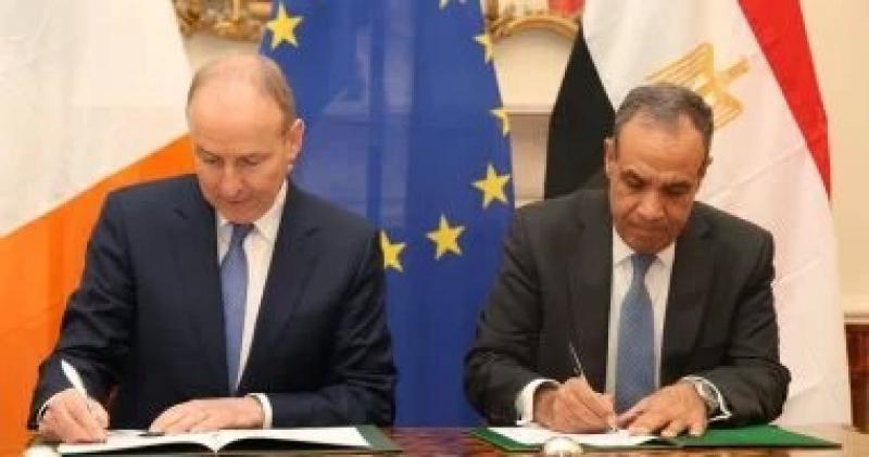 وزير الخارجية والهجرة يوقع مذكرة تفاهم لتدشين آلية للتشاور السياسى مع أيرلندا