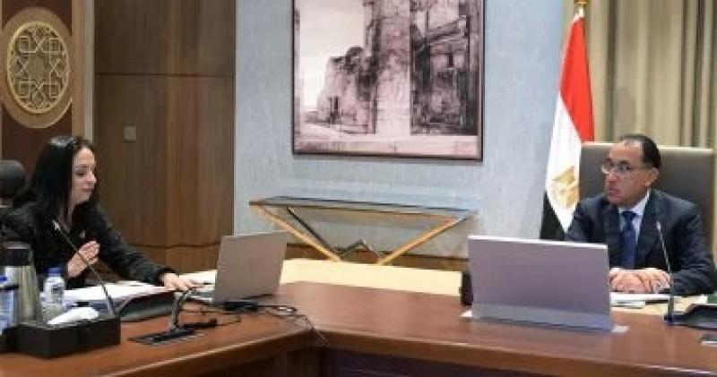 رئيس الوزراء يتابع مع وزيرة التضامن الاجتماعى عدد من ملفات العمل