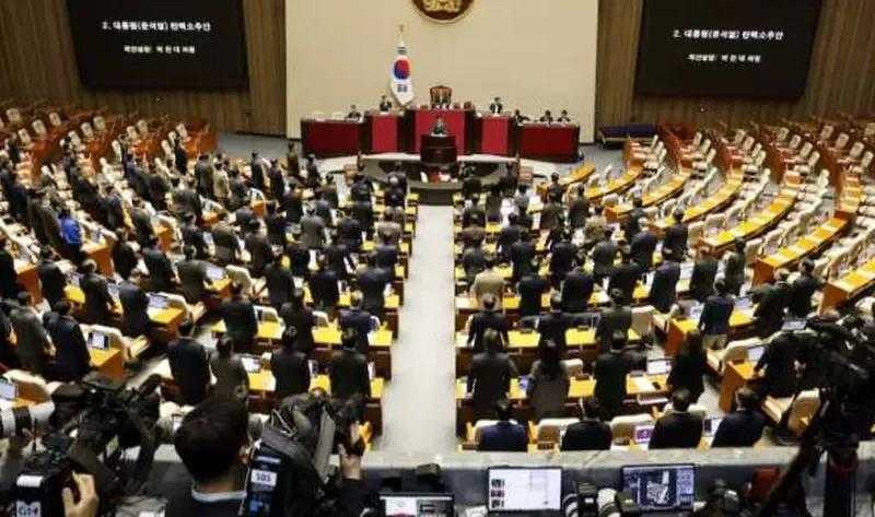 البرلمان الكوري يمرر مقترحين لعزل وزير العدل ورئيس الشرطة الوطنية