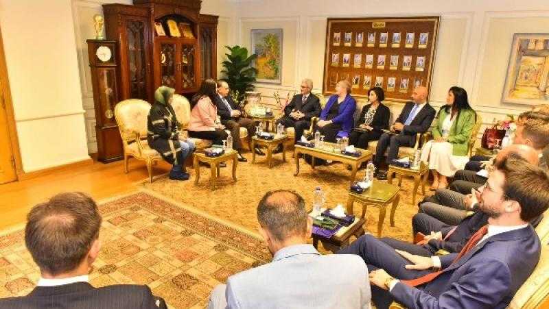 محافظ أسيوط يكشف فرص الاستثمار لـ مستشاري التجارة في دول الاتحاد الأوروبي