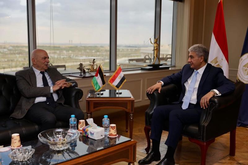 وزير السياحة والآثار يبحث مع نظيره الفلسطيني سبل التعاون المستقبلية بين البلدين الشقيقين
