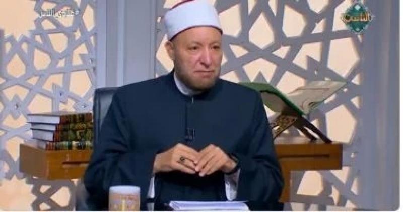 ما حكم الدين فى ذهاب المرأة مع الجنازة إلى المقابر؟.. أمين الفتوى يجيب