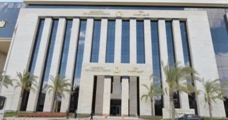 وزارة العمل تعلن عن وظائف فى السعودية بمرتبات تصل إلى 9000 ريال شهريًا