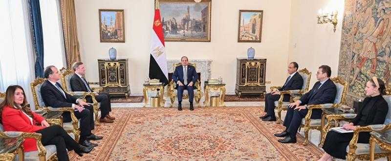 الرئيس السيسي يُؤكد الأهمية القصوى للحفاظ على وحدة وسلامة أراضي سوريا وأمن شعبها