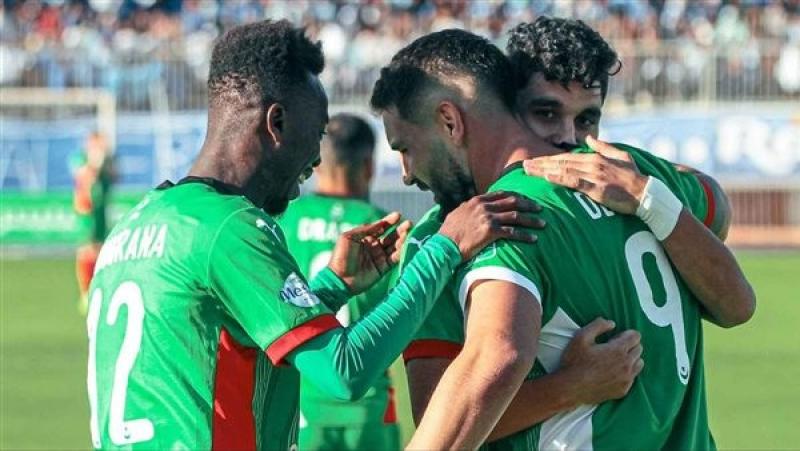 مولودية الجزائر يهزم بارادو بثلاثية ويعزز صدارته للدوري الجزائري