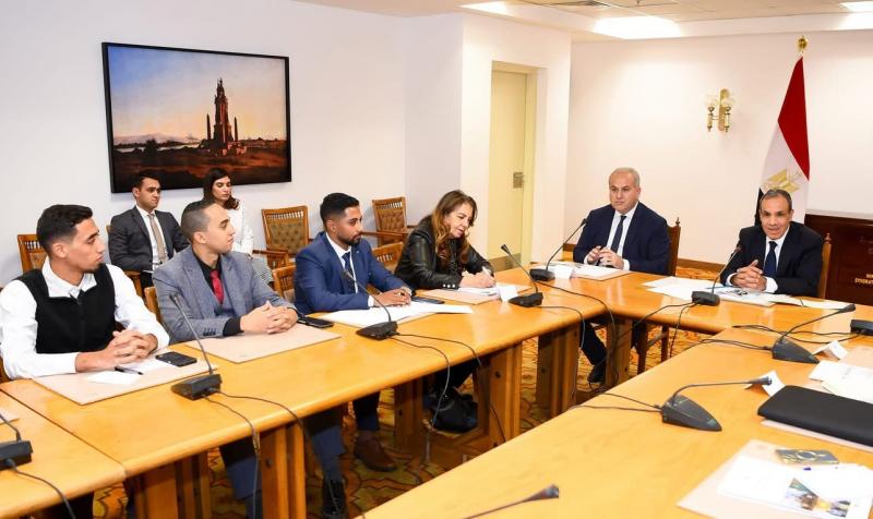 وزير الخارجية والهجرة يفتتح البرنامج التدريبي لشباب الجامعات حول موضوعات السلم والأمن