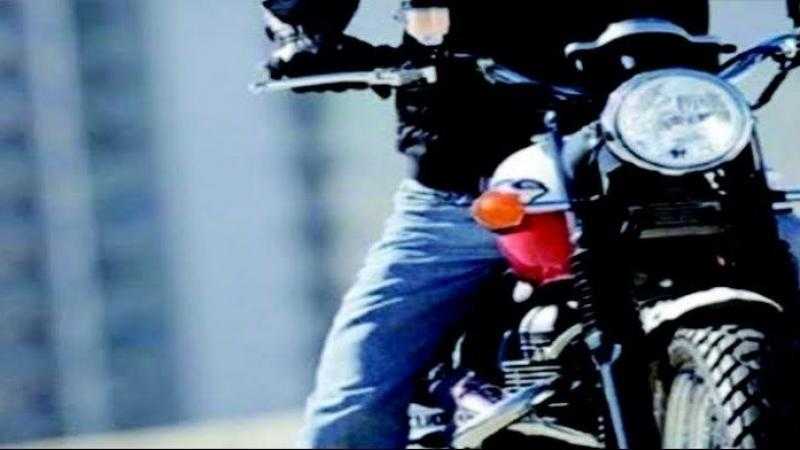 تحرير مئات المخالفات لسائقي الدراجات النارية للقيادة بدون خوذة