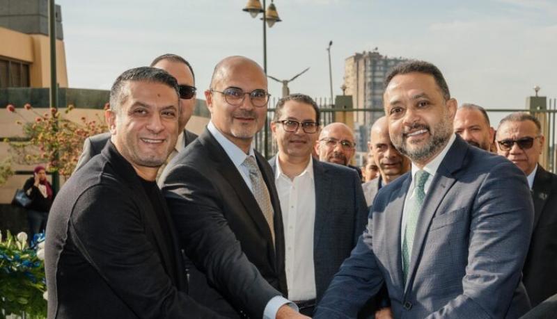 خط أحمر