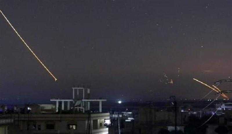 «القاهرة الإخبارية»: طيران الاحتلال الإسرائيلي يجدد غاراته على منطقة السيدة زينب جنوب دمشق