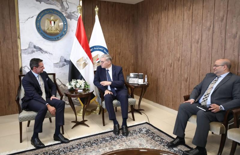 وزير البترول يؤكد أهمية دور شركة هاليبرتون في تقديم التكنولوجيا لكشف إمكانيات مصر البترولية