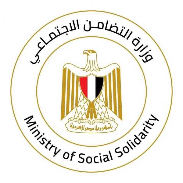 وزيرة التضامن الاجتماعي تتابع حادث تصادم سيارة نقل بميكروباص في أسيوط