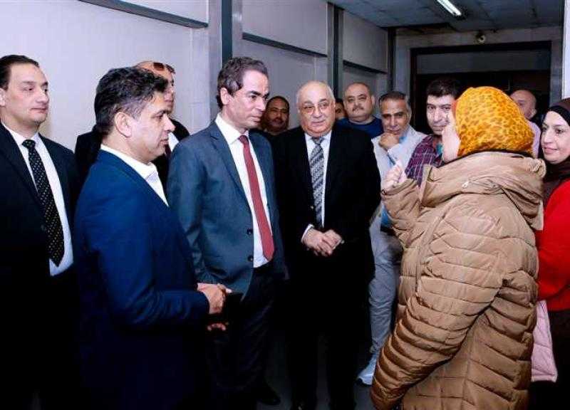 رئيس الهيئة الوطنية للإعلام يزور استديوهات ومكتبات الإذاعة المصرية