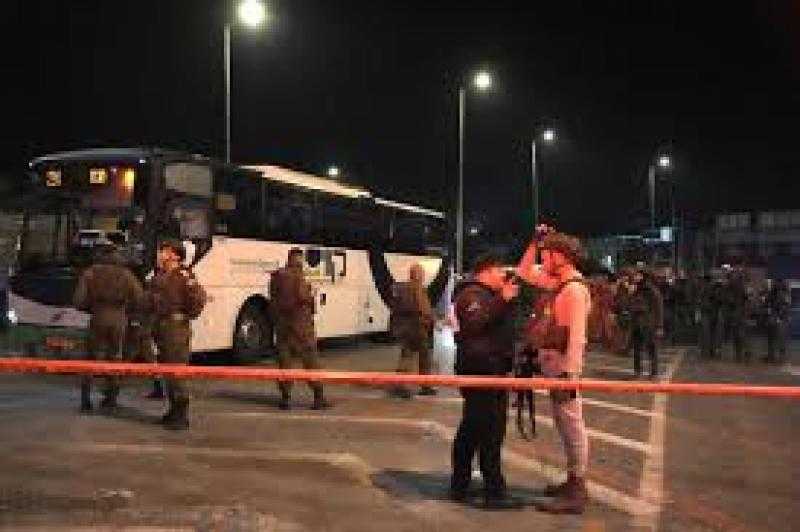 جيش الاحتلال: إصابة سائق حافلة إسرائيلى فى إطلاق فلسطينيين النار بنابلس