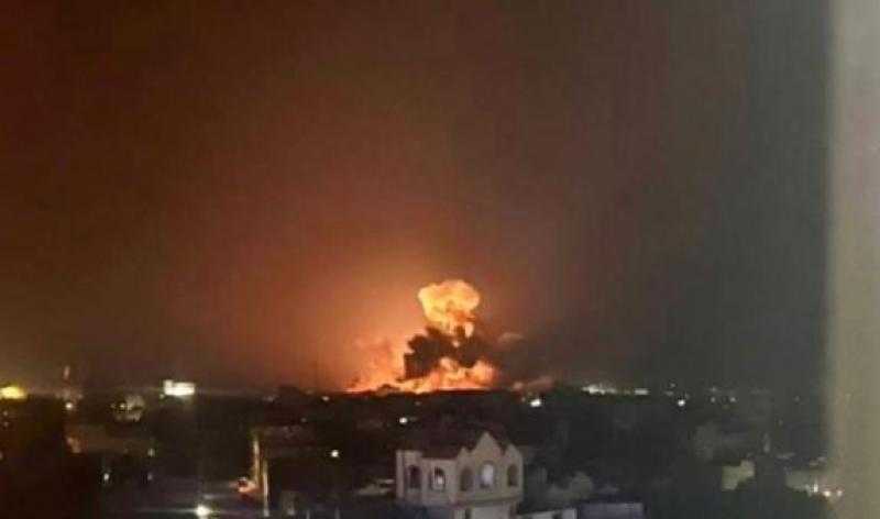 غارة إسرائيلية على صنعاء والحديدة باليمن تستهدف محطات الكهرباء