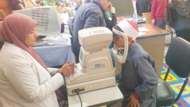 الكشف عن 118 حالة في قافلة طبية لجامعة بنها بقرية الصفا