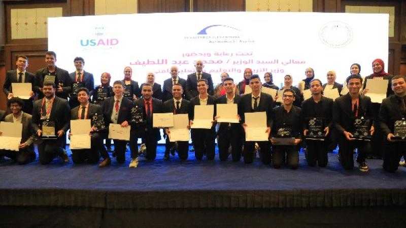 وزير التعليم يكرم الطلاب الفائزين فى مسابقة ISEF