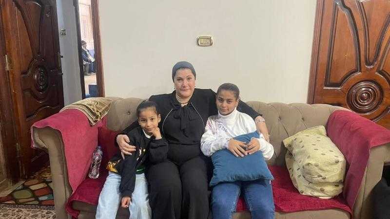 ”رئيسة المجلس القومي للطفولة” تقدم واجب العزاء في ضحية حادث ديروط وتطمئن على طفلتيها