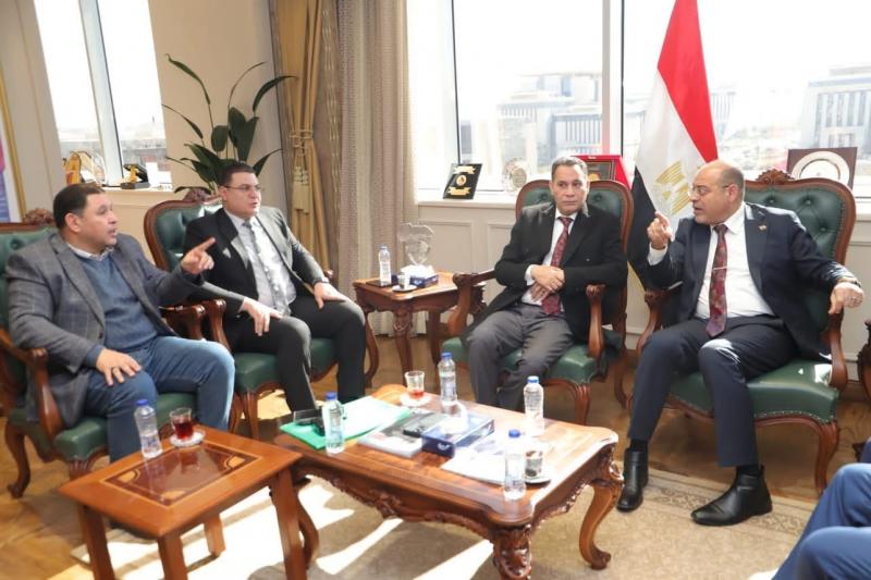 وزير العمل يستقبل ”نواب برلمان” لبحث تكثيف التعاون في الموضوعات المشتركة