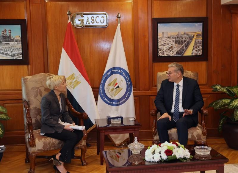 وزير البترول يبحث مع «إيني الإيطالية» أنشطة وبرامج عمل الشركة في مصر