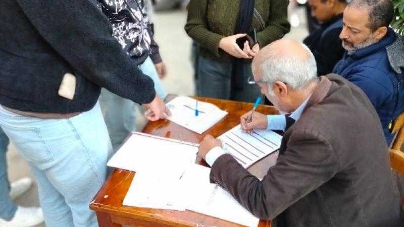 توزيع خطوط محمول مجانية على طلاب جامعة عين شمس
