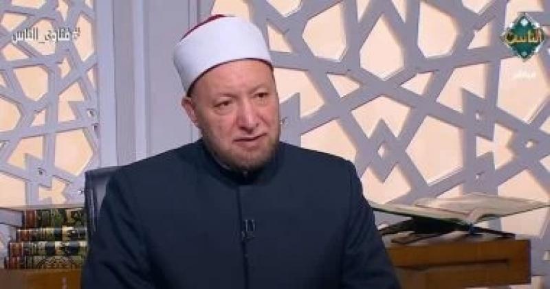 هل تلاوة القرآن الكريم ليلًا تُغنى عن قيام الليل؟.. أمين الفتوى يُجيب