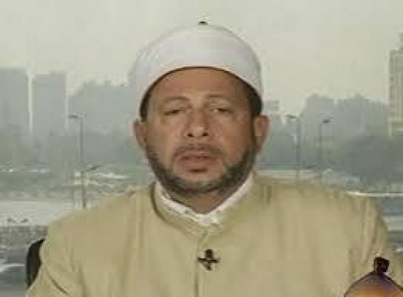 انحلال وفجور| عالم أزهري يفتح النار على البلوجر هدير عبد الرازق