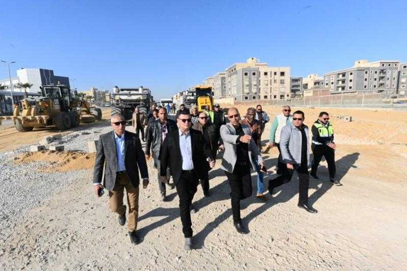 وزير الإسكان يتفقد تطوير الطريق الحدائقى بمنطقة الأندلس ومحطة الصرف الصحي بالقاهرة الجديدة