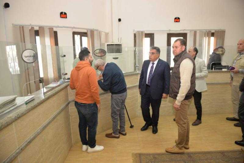 محافظ الدقهلية يتفقد مدينة جمصة ويؤكد مراعاة ظروف كبار السن بالمراكز التكنولوجية