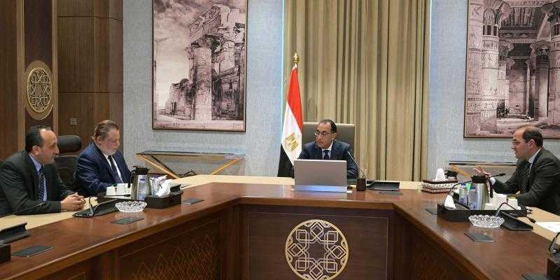رئيس الوزراء يتابع جهود توفير احتياطيات من السلع والمنتجات المختلفة