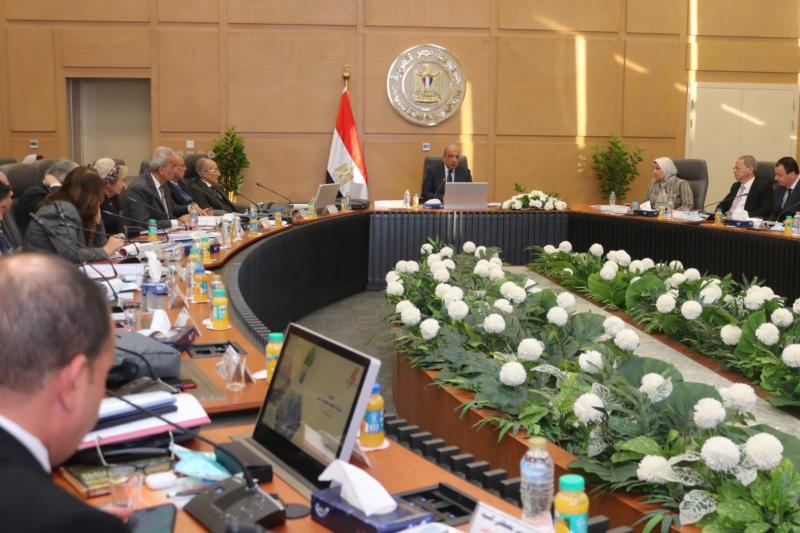 وزير الكهرباء يؤكد استمرار العمل للنهوض بالشركات والارتقاء بمعدلات الأداء