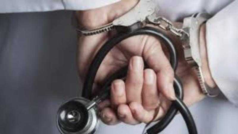 وكيل نقابة الأطباء يكشف أهم المواد المعترض عليها في قانون المسئولية الطبية